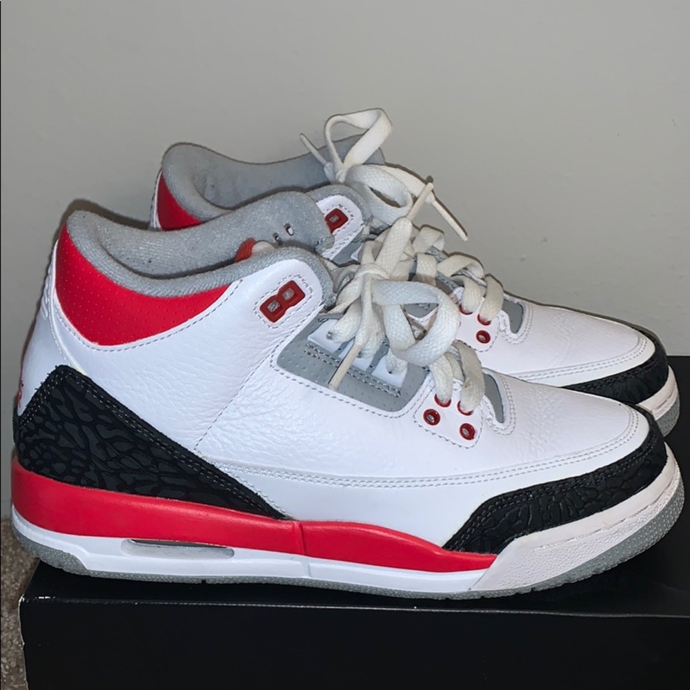 Air Jordan 3 retro gs size 5.5y used with box.